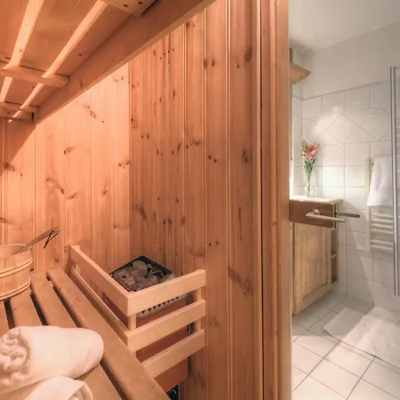 Le Cristal Gm20 Mountain View, Pool, Private Sauna & Parking - Happy *
