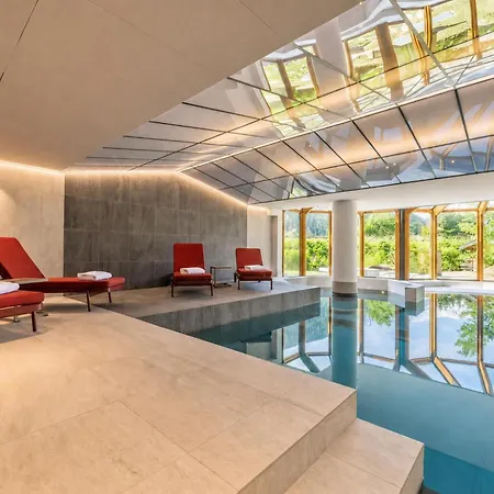 Le Cristal Gm20 Mountain View, Pool, Private Sauna & Parking - Happy *